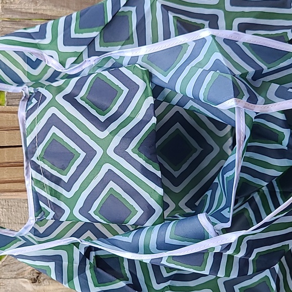 Blue/Green Grid Reusable Large Bag Folds Up Nicely, Wipe Clean - Picture 4 of 4